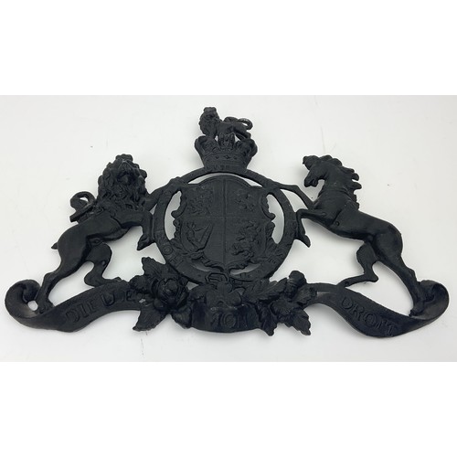 375 - CAST IRON COAT OF ARMS