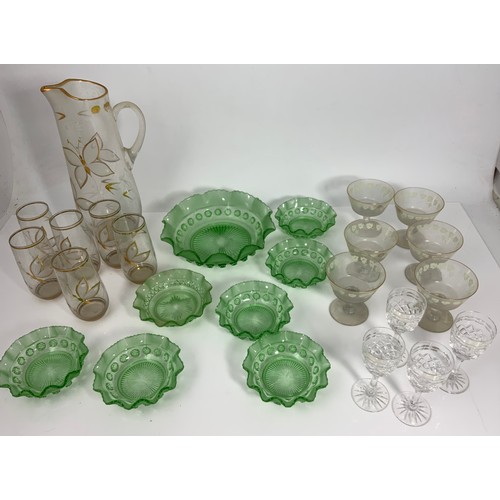 204 - LEMONADE JUG AND GLASSES, GREN GLASS BOWLS AND TUDOR CYSTAL GLASSES ETC