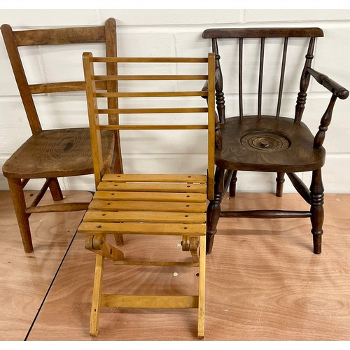 464 - WOODEN CRIB & 3 CHILDRENS CHAIRS SEE FURTHER PHOTOS