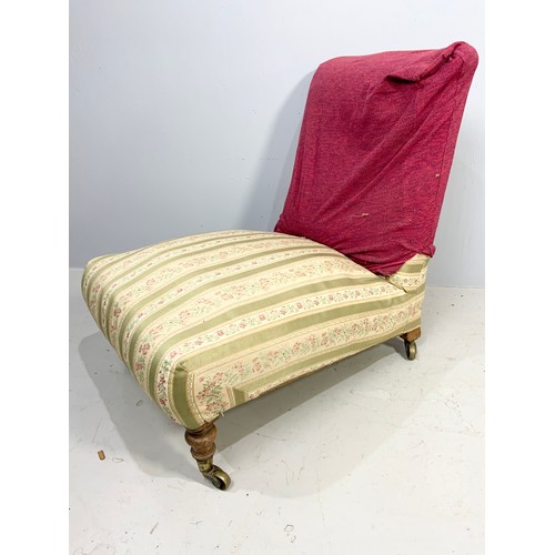 621 - VICTORIAN NURSING CHAIR