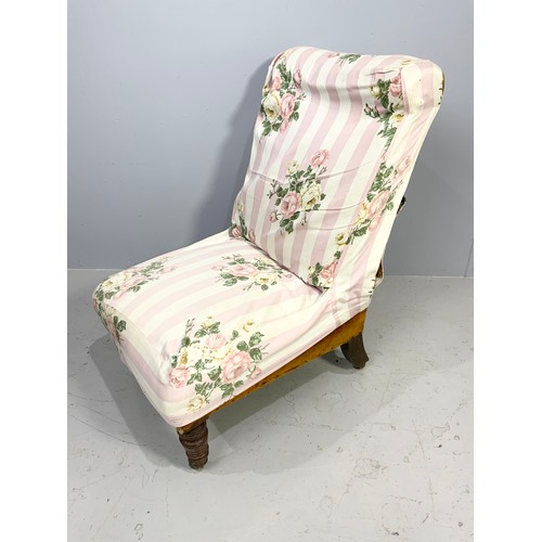 609 - VICTORIAN NURSING CHAIR