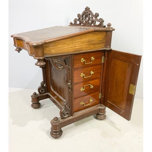 564 - DAVENPORT DESK