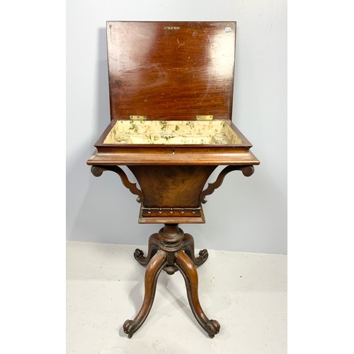 565 - VICTORIAN MAHOGANY WORK TABLE ON FOUR SPLAYED LEGS