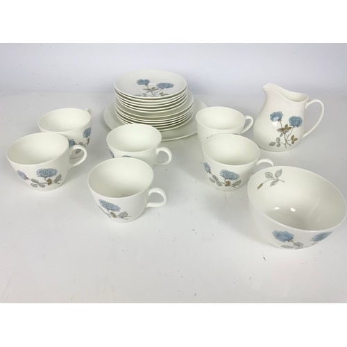 170 - ROYAL DOULTON LARCHMONT PART DINNER SERVICE AND A WEDGEWOOD ICE ROSE PART TEA SERVICE