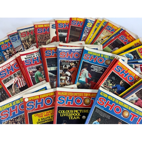 70 - VINTAGE COMICS, SHOOT FOOTBALL MAGAZINES, THE FIRST 97 ISSUES, 16-08-1969 TO 19-06-1971, INCLUDES TH... 