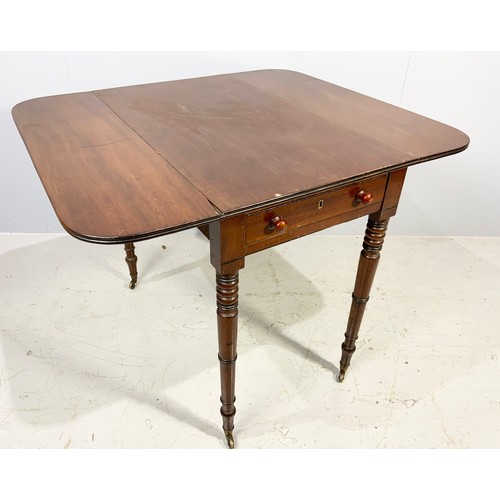 478 - VICTORIAN MAHOGANY PEMBROKE TABLE WITH TURNED LEGS AND BRASS CASTERS