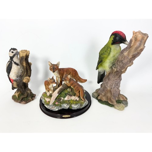 124 - RESIN FOX STUDY, A LABRADOR STUDY, A GREEN WOODPECKER AND A LESSER SPOTTED WOODPECKER ETC