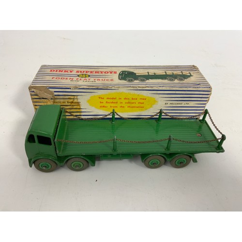 152 - DINKY SUPERTOY BOXED 905 FODEN FLAT TRUCK WITH CHAINS, SOME WEAR TO BOX, & A U/B DINKY SUPERTOY FODE... 
