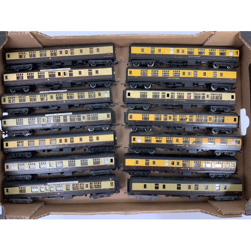 358 - 14 U/B LIMA / HORNBY 00 SCALE WR MK1 COACHES, SOME WITH WEATHERING AND PASSENGERS