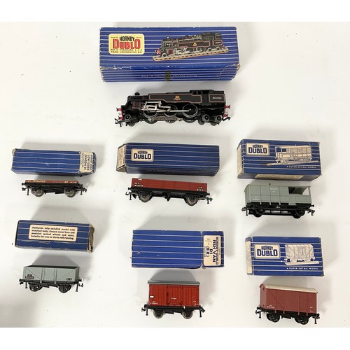 403 - HORNBY DUBLO, BOXED EDL18 BR STANDARD 2-6-4T 3R 80054 GOOD CONDITION PLUS, 6 BOXED 3R WAGONS INC. SD... 