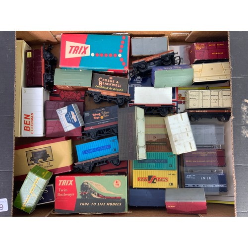 389 - BOX OF MIXED GAUGE AND MAKE MODEL RAILWAY CONTAINERS, HORNBY, TRIX, PLUS LIMA & BACHMANN