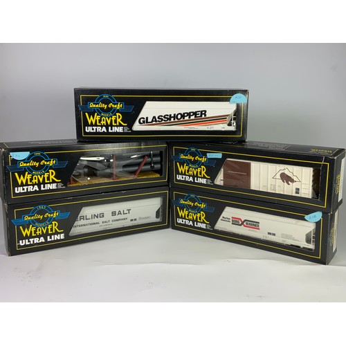 264 - 5 BOXED WEAVER ULTRA LINE 0 GAUGE WAGONS : 50’ FLAT CAR WITH PIPES, 4 BAY CENTRE FLOW, 50’ RIBBED SI... 