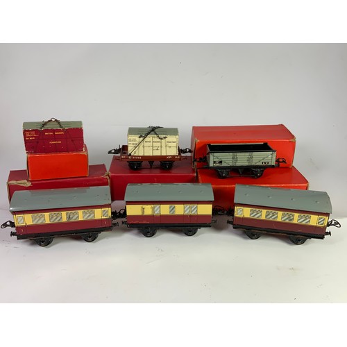 272 - HORNBY BOXED 0 GAUGE MODEL RAILWAY WAGONS, A NICE COLLECTION COMPRISING : NO 50 CRANE TRUCK, NO 50 G... 