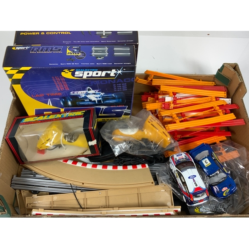 86 - SCALEXTRIC, BOXED RMS RACE MANAGEMENT SYSYEM C8143 RMS, & 8217M PLUS TRACK & ACCESSORIES, CARS HORNB... 