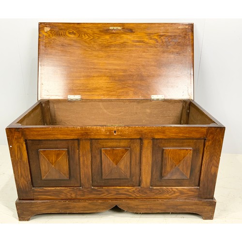 561 - OAK BLANKET CHEST 95cm LONG