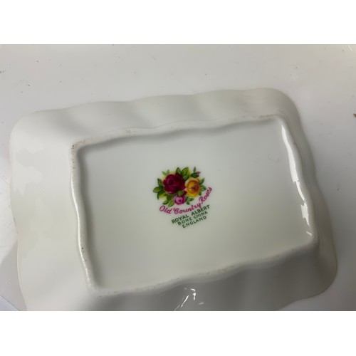 224 - ROYAL ALBERT OLD COUNTRY ROSES TABLEWARE ( 1TRAY )