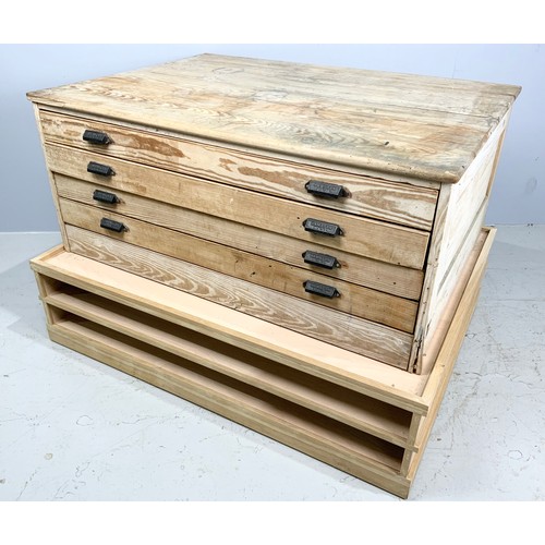 555 - PLAN CHEST WITH 4 DRAWERS