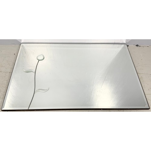 64 - LARGE MODERN DECORATIVE MIRROR 120cm x 81cm