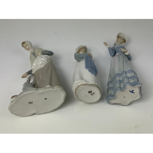 132 - 3 NAO / LLADRO FIGURINES