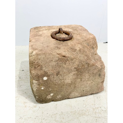 527 - SAND STONE HITCHING BLOCK