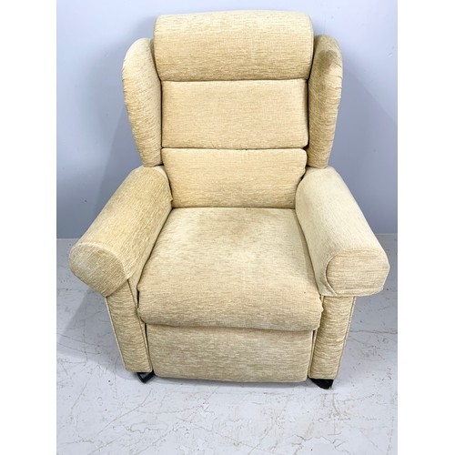 652 - ELECTRIC RECLINER ARM CHAIR