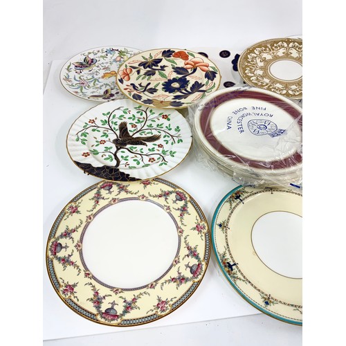 182 - ROYAL WORCESTER DECORATIVE PLATES