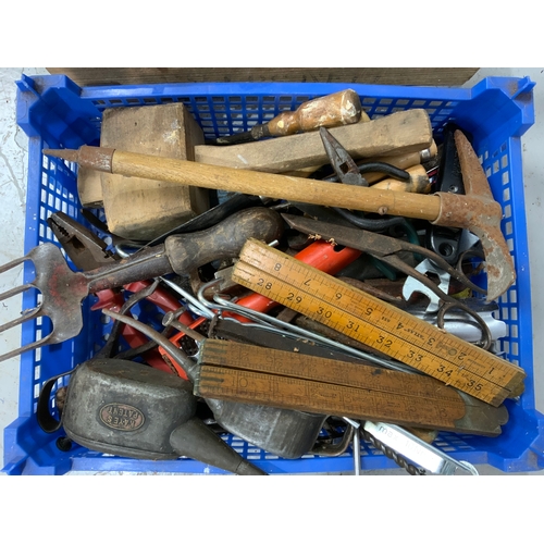 504 - 2 TRAYS OF VARIOUS TOOLS ETC