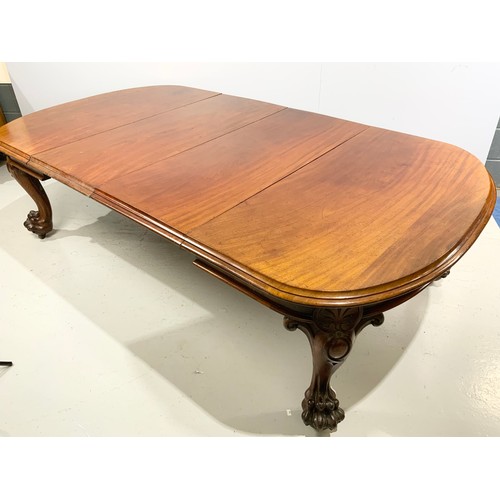 645 - VERY IMPRESSIVE MAHOGANY DINING TABLE WITH CABRIOLE LEGS HAVING HAIRY PAW FEET AND CASTORS, TOGETHER... 