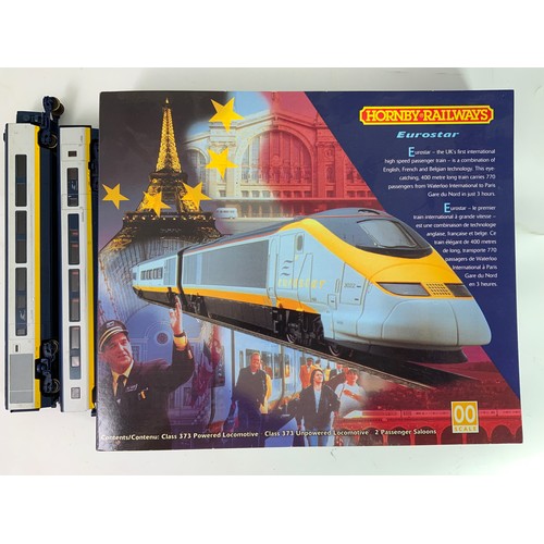 427 - HORNBY BOXED R665 EUROSTAR SET, A NEWER MODEL, PLUS A PAIR OF U/B ADDITIONAL TRAILER CARS