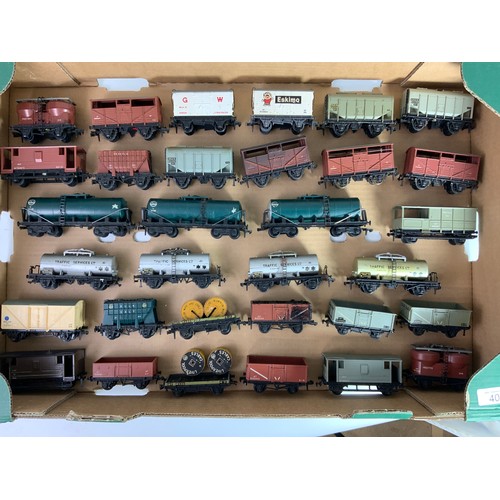 400 - 32 U/B HORNBY DUBLO WAGONS, MOSTLY SD SERIES, INC. TRAFFIC SERVICES, ICI BOGIE, ESKIMO, & GW.