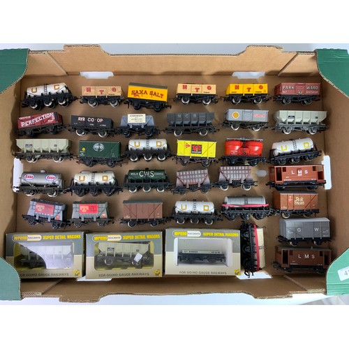 417 - WRENN 00 GAUGE WAGONS, 33 U/B PLUS 3 BOXED, MIXED PRIVATE OWNER, MILK & MINERAL