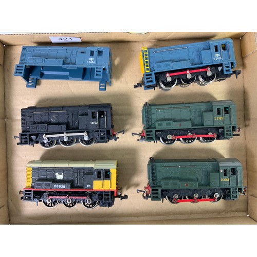 421 - WRENN U/B CLASS 08 D3464 PLUS SPARE BODY, GREEN D3763 X2, PLUS 2 OTHERS REPAINTED CONDITION