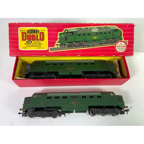 422 - HORNBY DUBLO BOXED 2232 DELTIC LOCOMOTIVE, PLAIN GREEN T/W AN U/B DELTIC