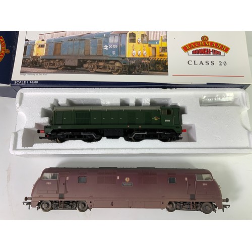 441 - BACHMANN BOXED CLASS 20 32-027 D8000 BR GREEN, T/W AN U/B WARSHIP, D801 VANGUARD MAROON WEATHERED