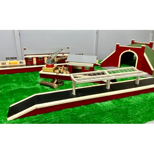 270 - 0 GAUGE MODEL RAILWAY STATION BUILDINGS: ALL HOME MADE COMPRISING MAIN STATION WITH BUILDING & CANOP... 