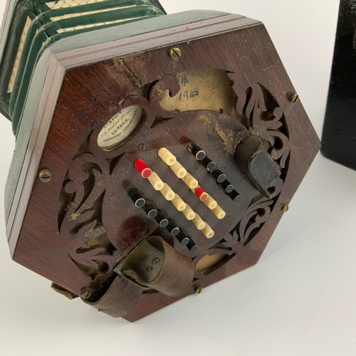 181 - MID 19TH CENTURY CONCERTINA BY JOHN SIMPSON WITH ROSEWOOD FRETWORK WITH 24 KEYS, PAPER LABEL, FITTED... 