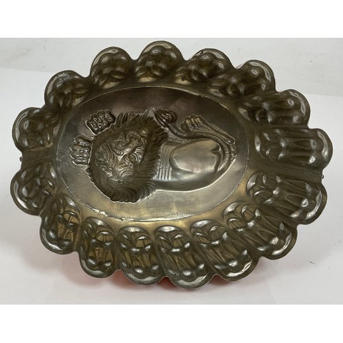 184 - VICTORIAN LION COPPER LION JELLY MOULD (RECENTLY RELINED)