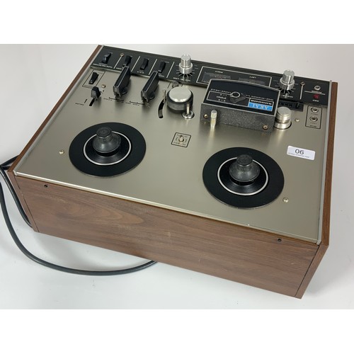 90 - AKAI R2R 4000DS REEL TO REEL TAPE PLAYER