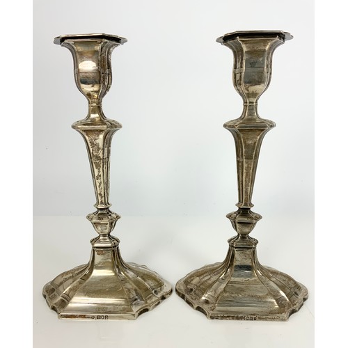 287 - PAIR OF SILVER CANDLESTICKS WITH BRITISH REGISTRATION NUMBER 521573 29cm TALL