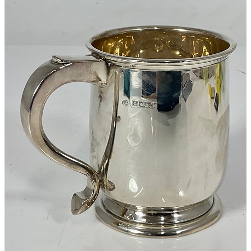 324 - SILVER TANKARD WITH INSCRIPTION, APPROX. 252g