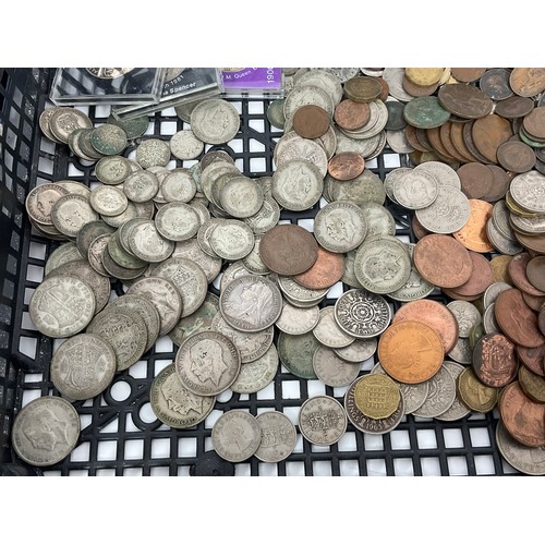 353 - VARIOUS COMMEMORATIVE AND OTHER COINS, LARGE QUANTITY TO INC. ‘ROMAN’ (THESE ARE BELIEVED TO BE REPL... 