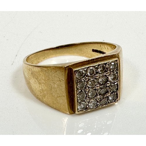 611 - 9 CT GOLD GENTS SIGNET RING  WITH SQUARE PAVE SET DIAMONDS APPROX. 6g