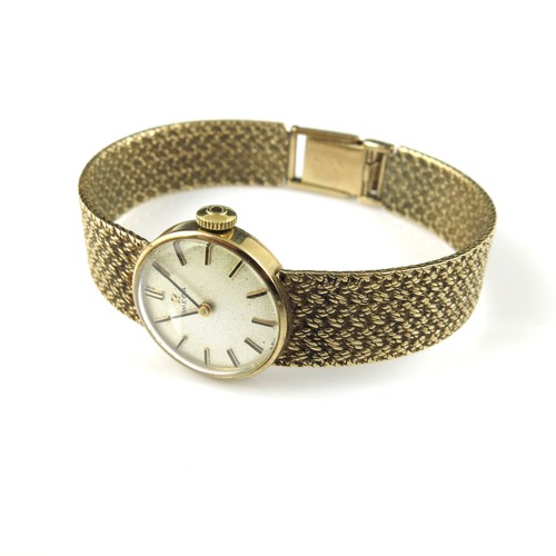 450 - LADIES 9CT GOLD OMEGA WRIST WATCH ON GOLD OMEGA MESH BRACELET, APPROX. 26g gross