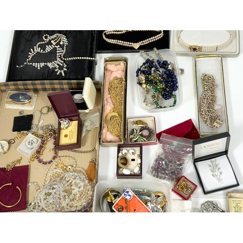 487 - LARGE QTY. COSTUME JEWELLERY INC. RAF SWEETHEART BROOCH, LARGE AMBER BEAD ETC.