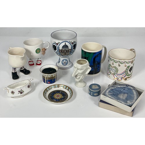 195 - MISC. CHINA AND PORCELAIN INC. WEDGWOOD AND OTHER COMMEMORATIVE WARE, WEDGWOOD JASPER WARE, CARLTON ... 