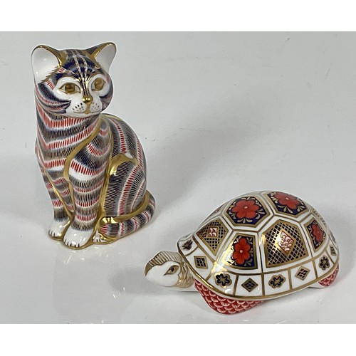 133 - ROYAL CROWN DERBY TORTOISE AND CAT PAPERWEIGHTS