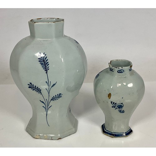 228 - 2 BLUE AND WHITE 19TH CENTURY VASES AF, TALLEST APPROX. 26.5 cm