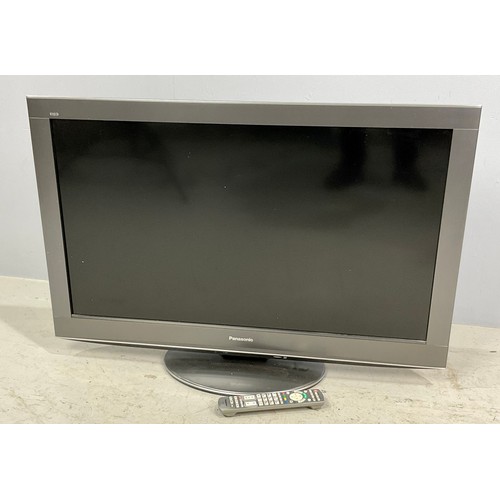 441 - PANASONIC VIERA FLAT SCREEN LCD TV