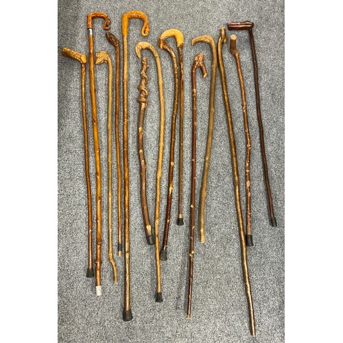 370 - BUNDLE OF ASSORTED WALKING STICKS