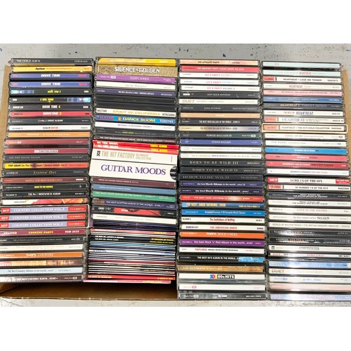 457 - LARGE QUANTITY OF COMPACT DISCS CDS 2 TRAYS